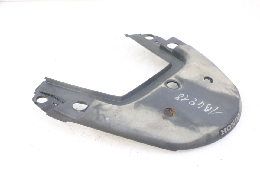 photo de JUNÇÃO DO CARENAGEM TRASEIRO SUPERIOR HONDA CBF 500 (2004 - 2007) - Ampliação técnica
