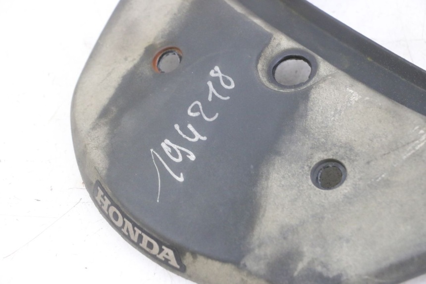 photo de JUNÇÃO DO CARENAGEM TRASEIRO SUPERIOR HONDA CBF 500 (2004 - 2007) - Pontos de fixação