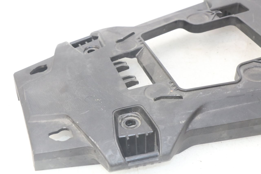 photo de JUNÇÃO DO CARENAGEM TRASEIRO SUPERIOR BMW F GS K81 850 (2018 - 2023) - Outro ângulo de visão