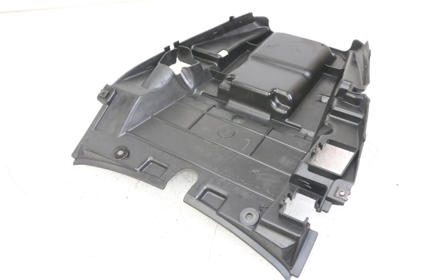 photo de JUNÇÃO DO CARENAGEM TRASEIRO SUPERIOR HONDA FJS SILVERWING SILVER WING 600 (2001 - 2010) - Zoom do estado de desgaste