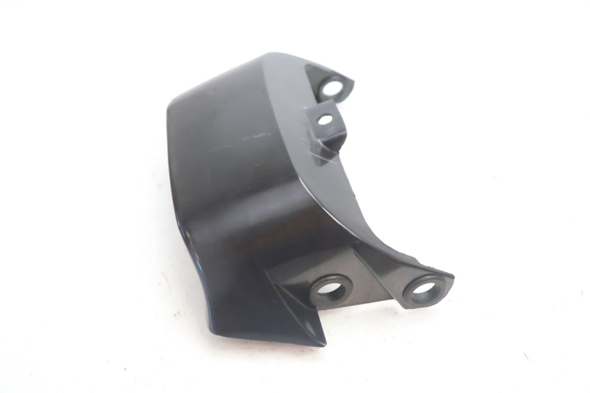 photo de JUNÇÃO DO CARENAGEM TRASEIRO SUPERIOR SUZUKI GSX F GSXF 750 (1988 - 1998) - Detalhe da peça