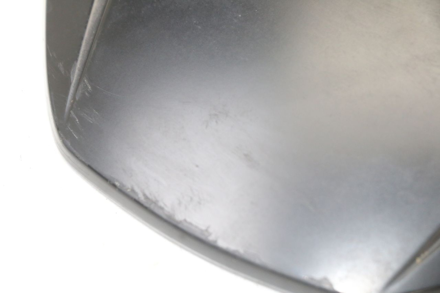 photo de JUNÇÃO DO CARENAGEM TRASEIRO SUPERIOR HONDA FORZA 125 (2021 - 2025) - Outro ângulo de visão