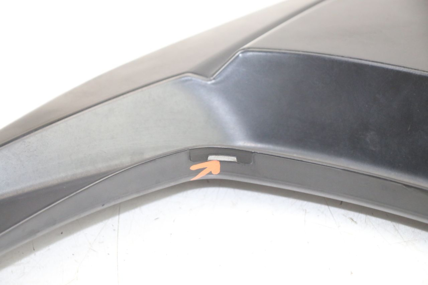 photo de JUNÇÃO DO CARENAGEM TRASEIRO SUPERIOR HONDA FORZA 125 (2021 - 2025) - Vista geral