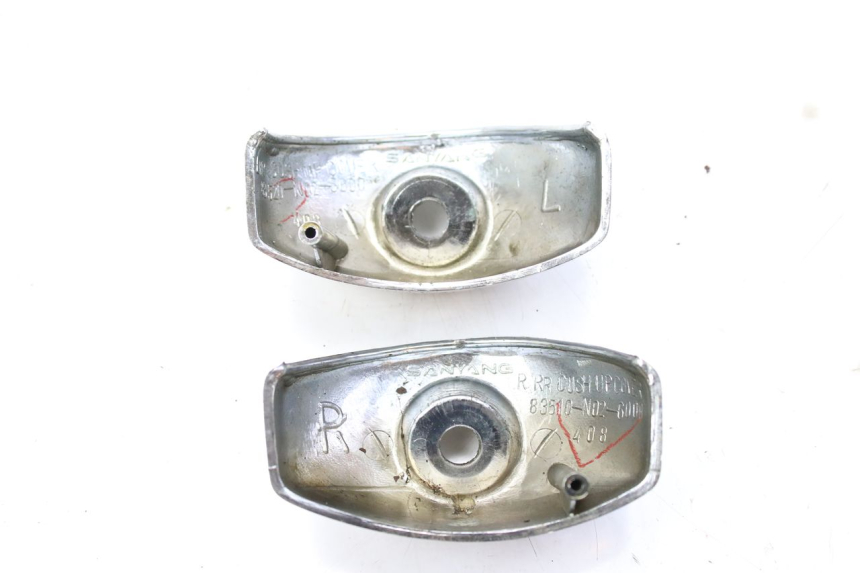 photo de JUNÇÃO DO CARENAGEM TRASEIRO SUPERIOR SYM HUSKY 125 (1999 - 2005) - Outro ângulo de visão