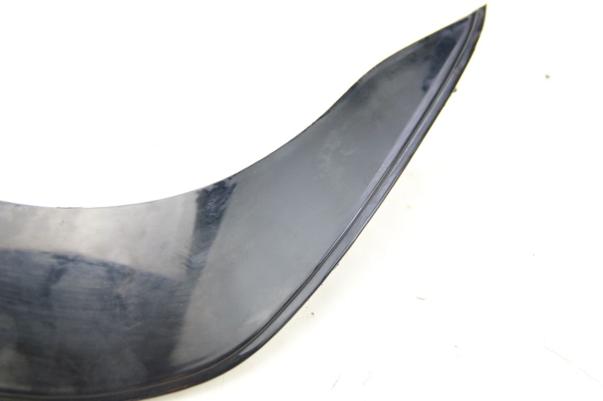 photo de JUNÇÃO DO CARENAGEM TRASEIRO SUPERIOR REVATTO IMPERATOR 125 (2007 - 2015) - Zoom do estado de desgaste