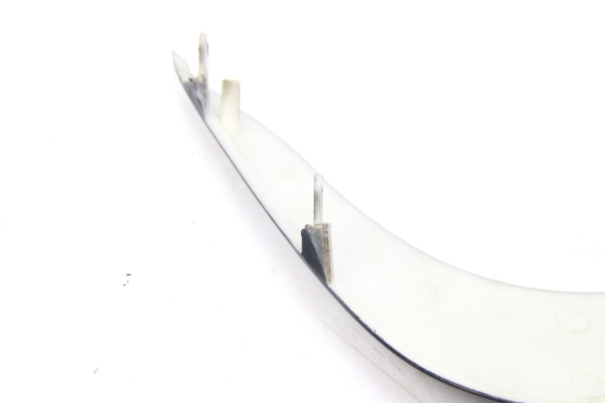 photo de JUNÇÃO DO CARENAGEM TRASEIRO SUPERIOR REVATTO IMPERATOR 125 (2007 - 2015) - Pontos de fixação