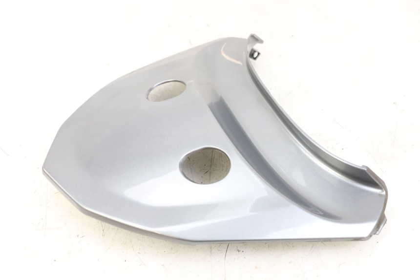 photo de JUNÇÃO DO CARENAGEM TRASEIRO SUPERIOR KYMCO X-TOWN XTOWN 125 (2016 - 2021) - Pontos de fixação