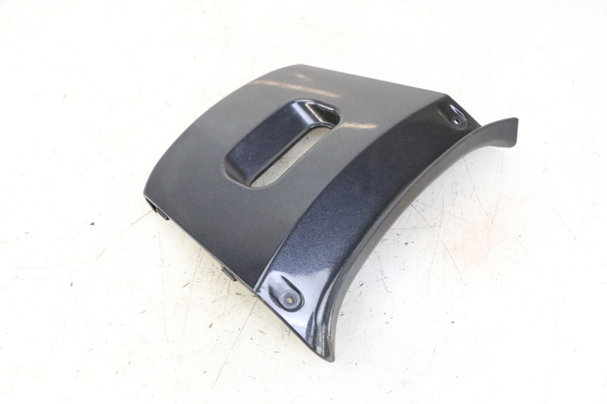 photo de JUNÇÃO DO CARENAGEM TRASEIRO SUPERIOR KYMCO XCITING 500 (2007 - 2010) - Zoom do estado de desgaste