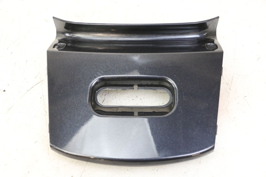 photo de JUNÇÃO DO CARENAGEM TRASEIRO SUPERIOR KYMCO XCITING 500 (2007 - 2010) - Outro ângulo de visão