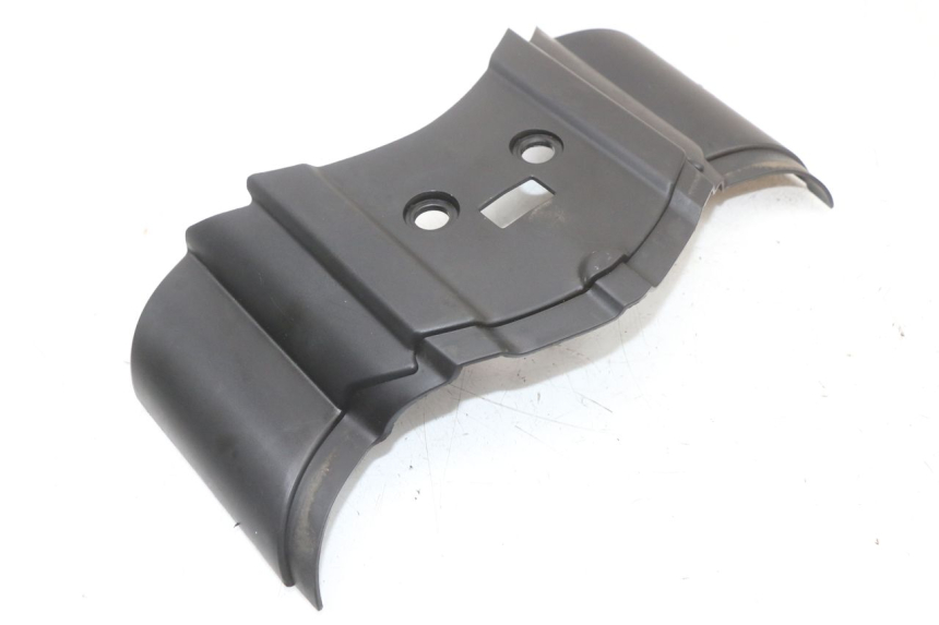 photo de JUNÇÃO DO CARENAGEM TRASEIRO SUPERIOR PEUGEOT LUDIX 50 (2005 - 2007) - Detalhe da peça