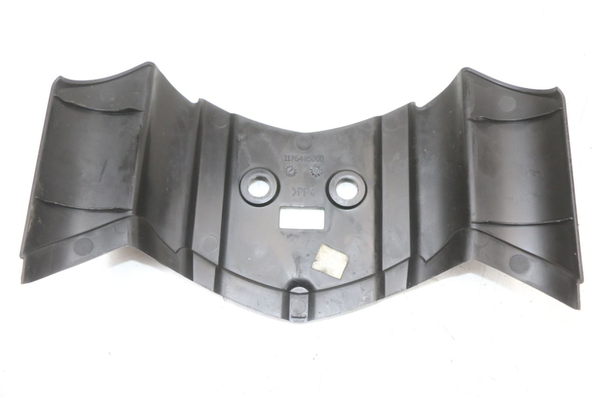 photo de JUNÇÃO DO CARENAGEM TRASEIRO SUPERIOR PEUGEOT LUDIX 50 (2005 - 2007) - Ampliação técnica