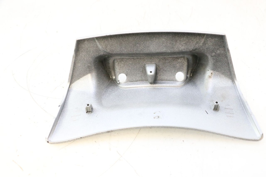 photo de JUNÇÃO DO CARENAGEM TRASEIRO SUPERIOR PIAGGIO MP3 LT 400 (2007 - 2012) - Pontos de fixação
