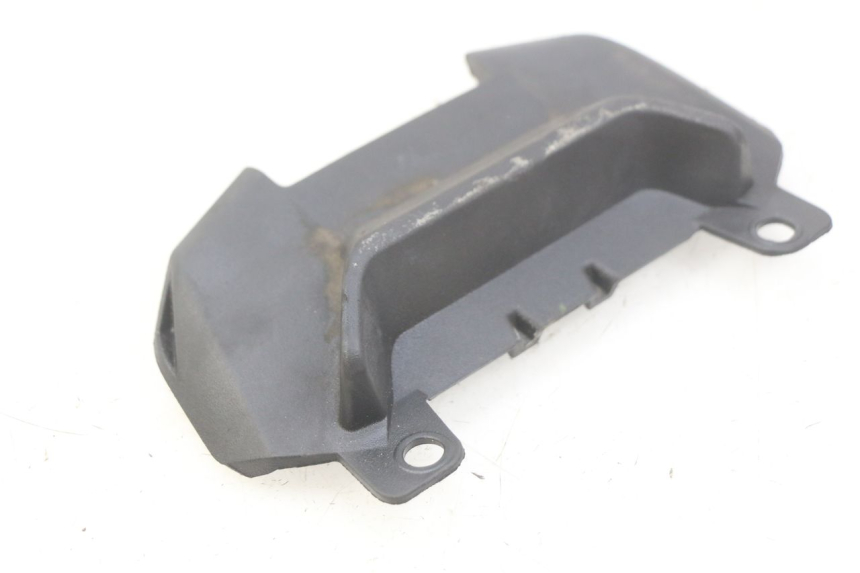 photo de JUNÇÃO DO CARENAGEM TRASEIRO SUPERIOR YAMAHA MT-07 MT07 700 (2018 - 2020) - Detalhe da peça