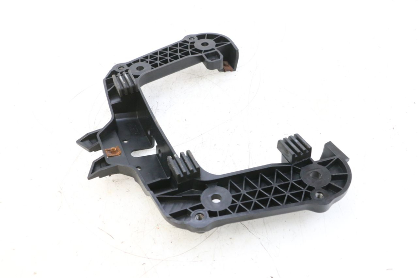 photo de JUNÇÃO DO CARENAGEM TRASEIRO SUPERIOR YAMAHA NEOS NEO'S 4T 50 (2008 - 2016) - Detalhe da peça