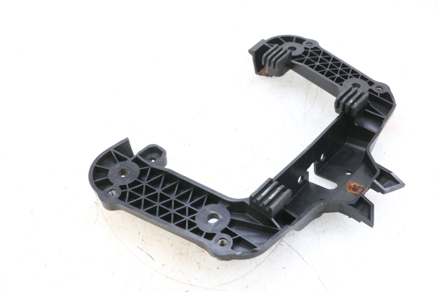 photo de JUNÇÃO DO CARENAGEM TRASEIRO SUPERIOR YAMAHA NEOS NEO'S 4T 50 (2008 - 2016) - Zoom do estado de desgaste