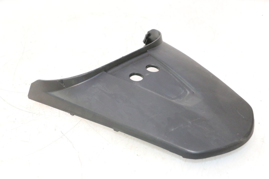 photo de JUNÇÃO DO CARENAGEM TRASEIRO SUPERIOR KYMCO LIKE 4T 50 (2019 - 2025) - Vista principal
