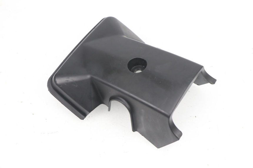 photo de JUNÇÃO DO CARENAGEM TRASEIRO SUPERIOR HONDA NPS ZOOMER 50 (2004 - 2013) - Outro ângulo de visão