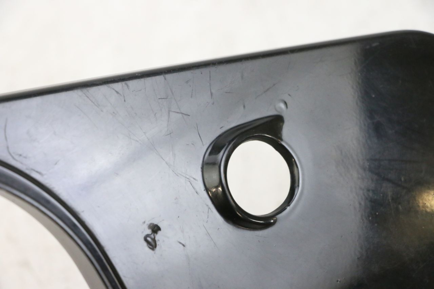 photo de JUNÇÃO DO CARENAGEM TRASEIRO SUPERIOR SYM ORBIT III 3 4T 50 (2021 - 2025) - Ampliação técnica