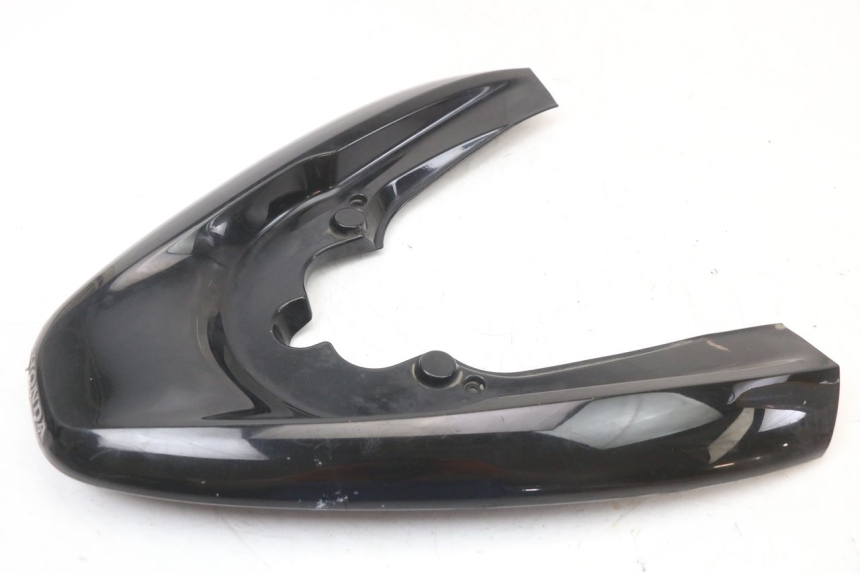 photo de JUNÇÃO DO CARENAGEM TRASEIRO SUPERIOR HONDA PCX (JF28) 125 (2009 - 2011) - Zoom do estado de desgaste