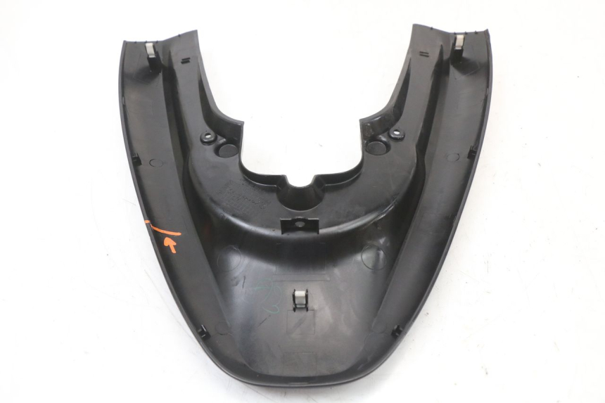 photo de JUNÇÃO DO CARENAGEM TRASEIRO SUPERIOR HONDA PCX (JF28) 125 (2009 - 2011) - Outro ângulo de visão