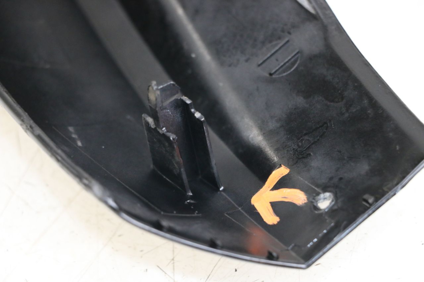 photo de JUNÇÃO DO CARENAGEM TRASEIRO SUPERIOR HONDA PCX (JF28) 125 (2009 - 2011) - Ampliação técnica