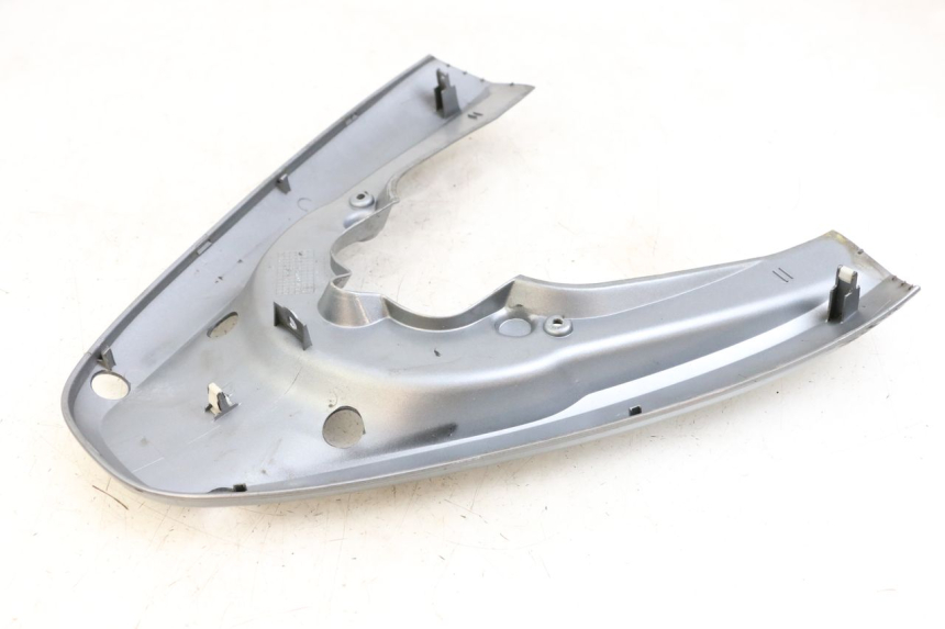 photo de JUNÇÃO DO CARENAGEM TRASEIRO SUPERIOR HONDA PCX (JF47) 125 (2012 - 2013) - Estado da superfície