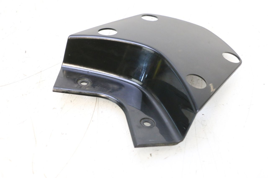 photo de JUNÇÃO DO CARENAGEM TRASEIRO SUPERIOR HONDA PCX (JF57/JF64) 125 (2014 - 2018) - Vista geral