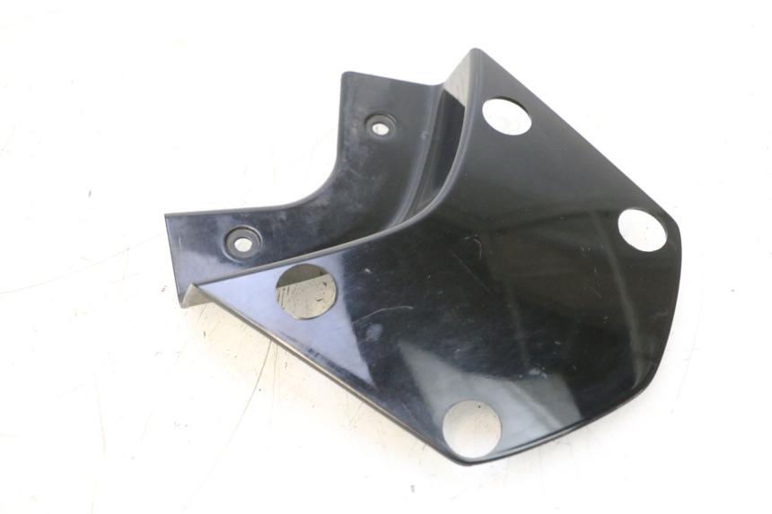 photo de JUNÇÃO DO CARENAGEM TRASEIRO SUPERIOR HONDA PCX (JF57/JF64) 125 (2014 - 2018) - Pontos de fixação