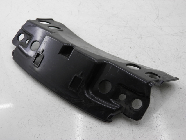 photo de JUNÇÃO DO CARENAGEM TRASEIRO SUPERIOR PIAGGIO MP3 RL 125 (2006 - 2014) - Detalhe da peça