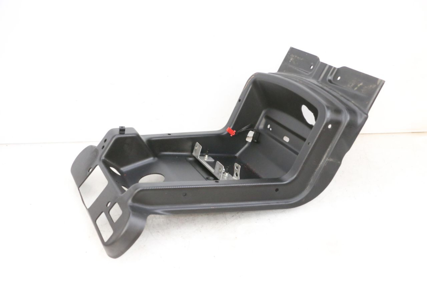 photo de JUNÇÃO DO CARENAGEM TRASEIRO SUPERIOR LIGIER PULSE 3 1 (2014 - 2020) - Ampliação técnica
