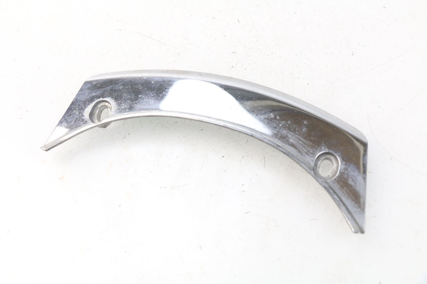 photo de JUNÇÃO CARENAGEM TRASEIRA SUPERIOR PEUGEOT SATELIS 500 (2007 - 2013) - Zoom do estado de desgaste