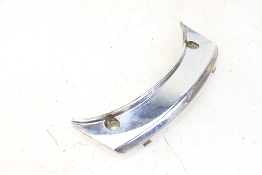 photo de JUNÇÃO DO CARENAGEM TRASEIRO SUPERIOR PEUGEOT SATELIS 125 (2013 - 2018) - Pontos de fixação