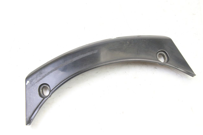 photo de JUNÇÃO DO CARENAGEM TRASEIRO SUPERIOR PEUGEOT SATELIS 125 (2013 - 2018) - Ampliação técnica