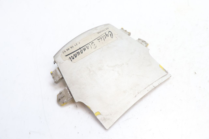 photo de JUNÇÃO DA CARROÇARIA TRASEIRA SUPERIOR PEUGEOT SPEEDFIGHT LC 50 (1996 - 2002) - Zoom do estado de desgaste
