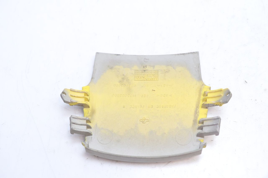 photo de JUNÇÃO DA CARROÇARIA TRASEIRA SUPERIOR PEUGEOT SPEEDFIGHT LC 50 (1996 - 2002) - Outro ângulo de visão