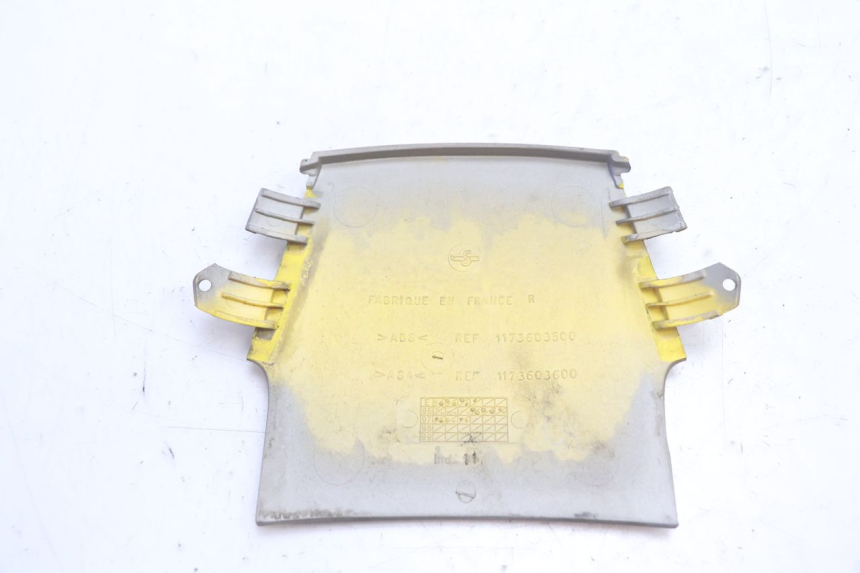 photo de JUNÇÃO DA CARROÇARIA TRASEIRA SUPERIOR PEUGEOT SPEEDFIGHT LC 50 (1996 - 2002) - Ampliação técnica
