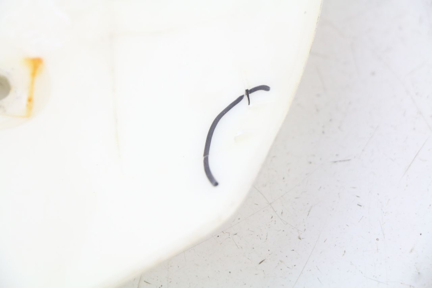 photo de JUNÇÃO DO CARENAGEM TRASEIRO SUPERIOR RAZZO STEED 125 (2012 - 2018) - Zoom do estado de desgaste