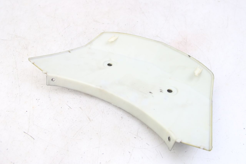 photo de JUNÇÃO DO CARENAGEM TRASEIRO SUPERIOR RAZZO STEED 125 (2012 - 2018) - Zoom do estado de desgaste