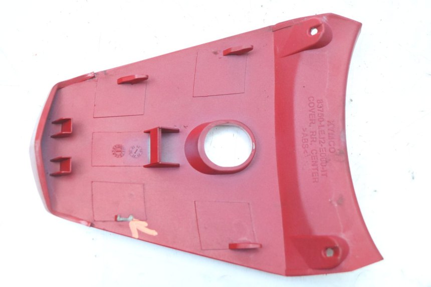 photo de JUNÇÃO DO CARENAGEM TRASEIRO SUPERIOR KYMCO SUPER 8 4T 50 (2021 - 2024) - Ampliação técnica