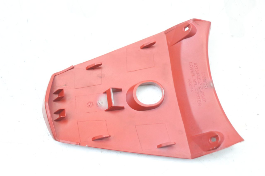 photo de JUNÇÃO DO CARENAGEM TRASEIRO SUPERIOR KYMCO SUPER 8 125 (2008 - 2015) - Vista geral