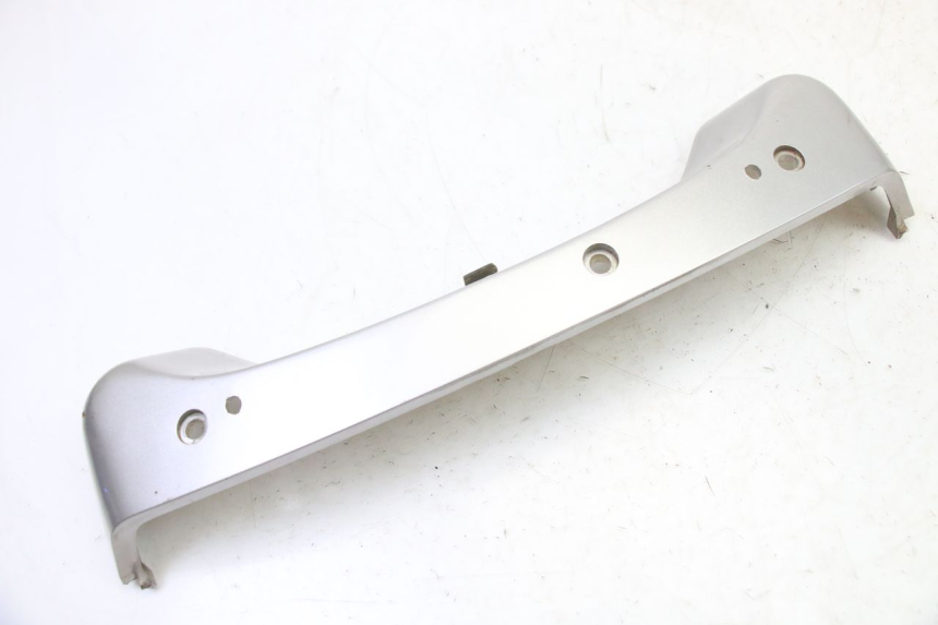 photo de JUNÇÃO DO CARENAGEM TRASEIRO SUPERIOR PIAGGIO SUPER LX 125 (2000 - 2003) - Detalhe da peça