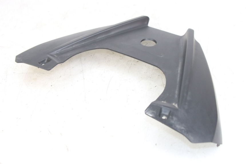 photo de JUNÇÃO DO CARENAGEM TRASEIRO SUPERIOR APRILIA SXR 50 (2021 - 2023) - Detalhe da peça