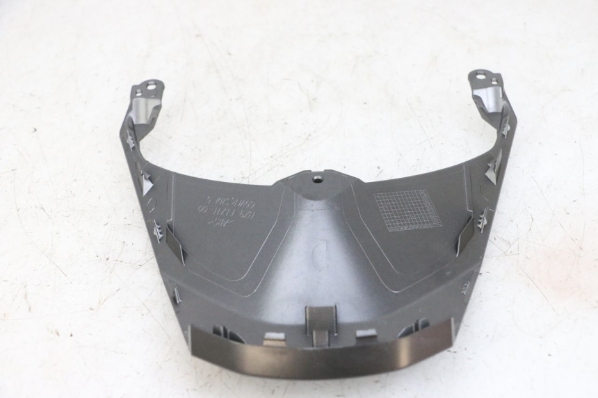 photo de JUNÇÃO DO CARENAGEM TRASEIRO SUPERIOR YAMAHA TRICITY 300 (2020 - 2024) - Detalhe da peça