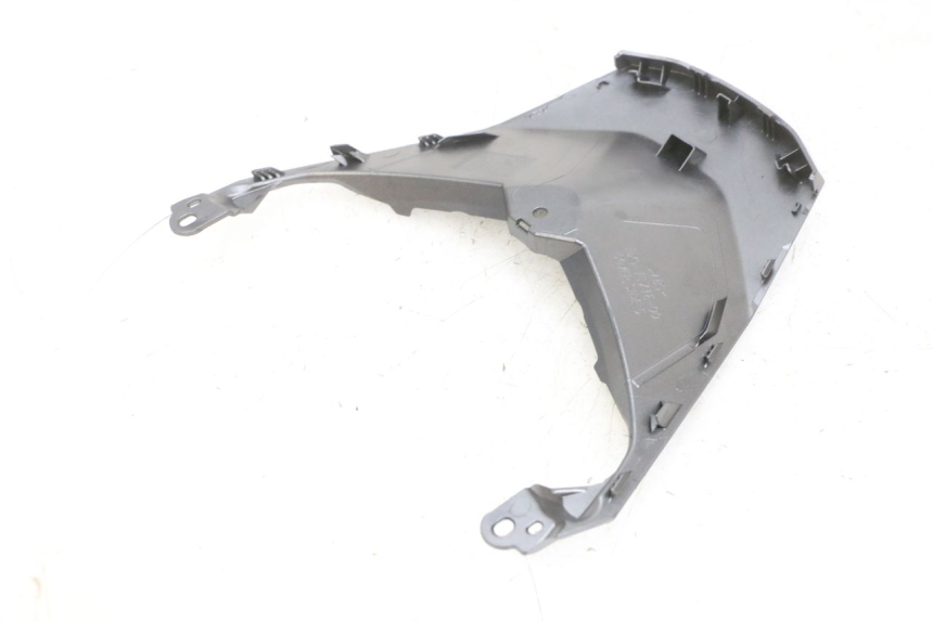 photo de JUNÇÃO DO CARENAGEM TRASEIRO SUPERIOR YAMAHA TRICITY 300 (2020 - 2024) - Estado da superfície