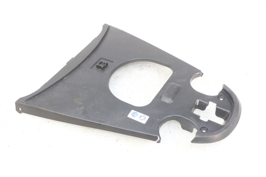 photo de JUNÇÃO DO CARENAGEM TRASEIRO SUPERIOR HONDA VISION NSC R 50 (2013 - 2015) - Ampliação técnica