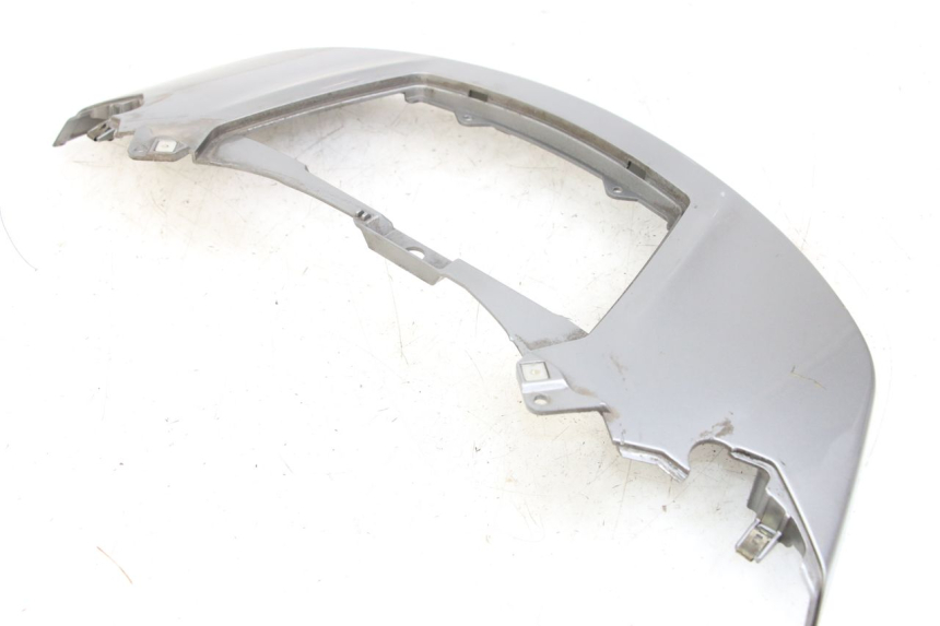photo de JUNÇÃO DO CARENAGEM TRASEIRO SUPERIOR PIAGGIO X10 125 (2012 - 2017) - Pontos de fixação