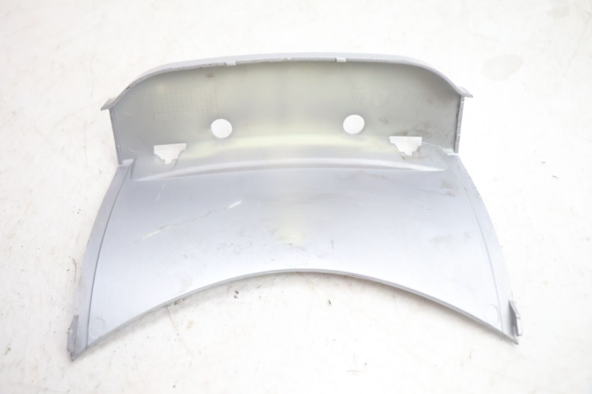 photo de JUNÇÃO DO CARENAGEM TRASEIRO SUPERIOR PIAGGIO X8 STREET 125 (2006 - 2007) - Pontos de fixação