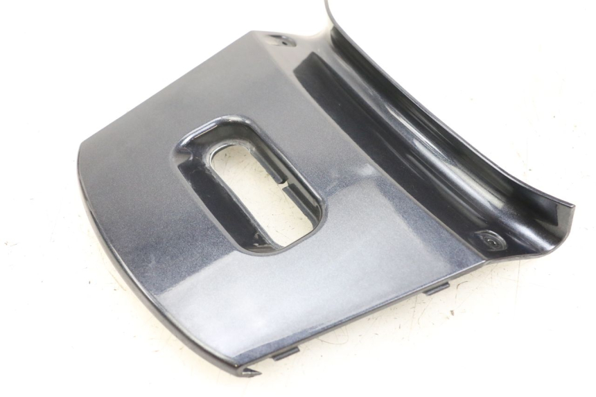 photo de JUNÇÃO DO CARENAGEM TRASEIRO SUPERIOR KYMCO XCITING 250 (2006 - 2009) - Ampliação técnica