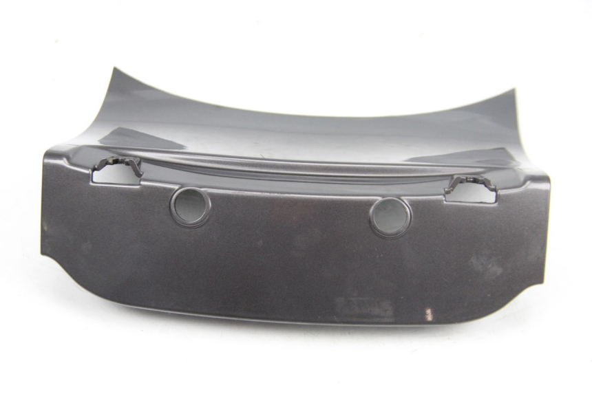 photo de JUNÇÃO DO CARENAGEM TRASEIRO SUPERIOR PIAGGIO XEVO - X EVO 125 (2007 - 2017) - Outro ângulo de visão