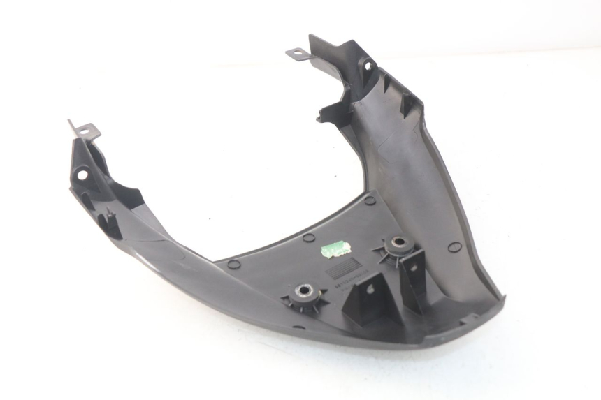 photo de JUNÇÃO DO CARENAGEM TRASEIRO SUPERIOR HONDA XLV VARADERO 125 (2000 - 2006) - Detalhe da peça
